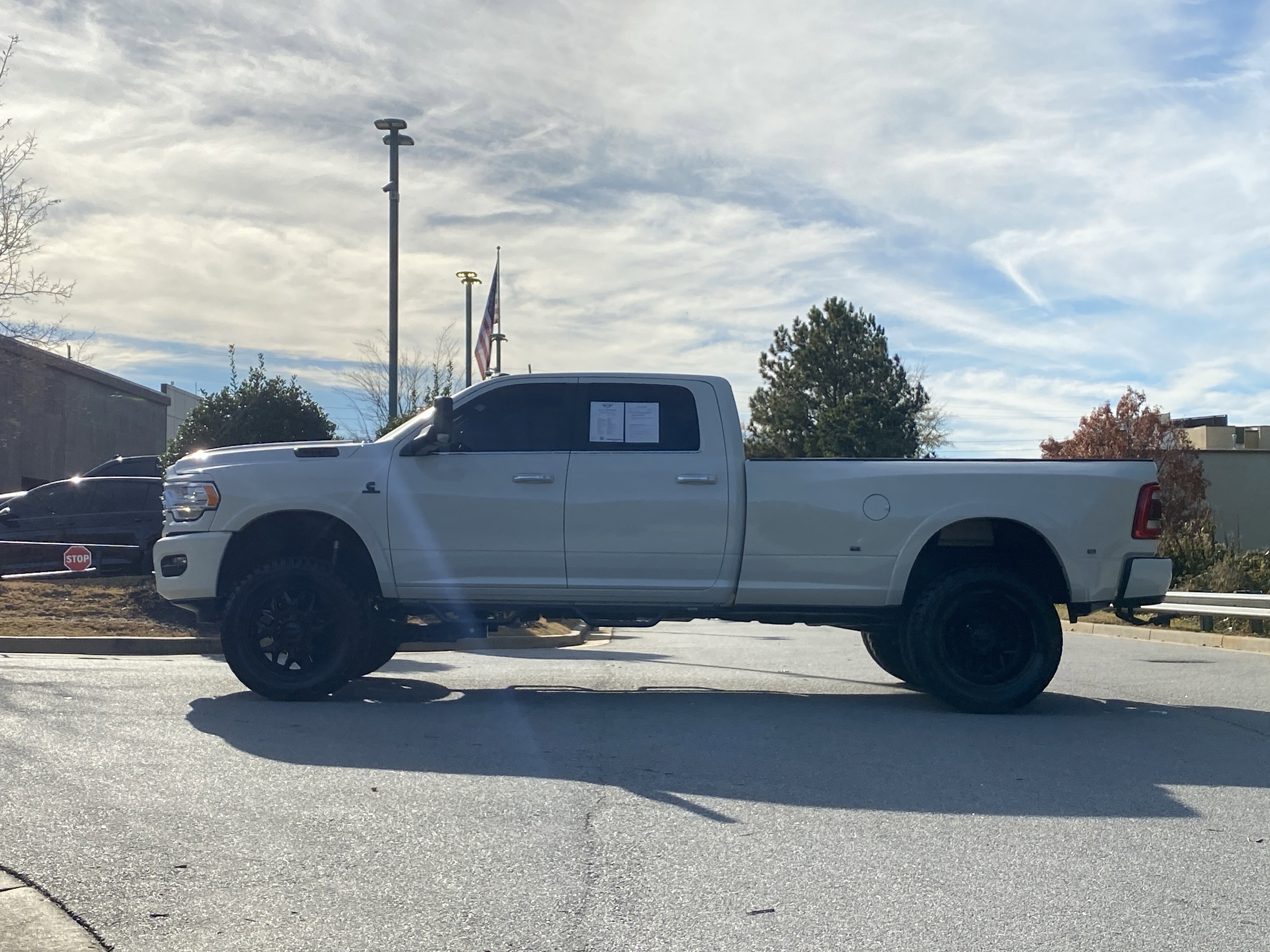 Used 2022 RAM 3500 Limited w/ Max Tow Package image 14