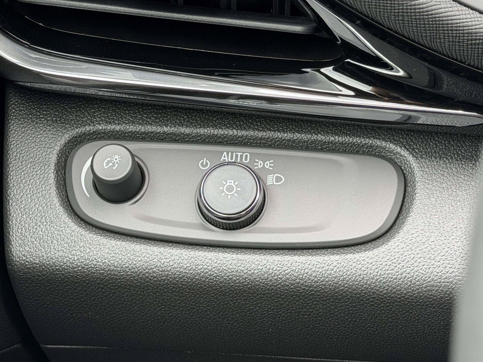 New 2026 Buick Envista Sport Touring w/ Convenience I Package FWD image 19