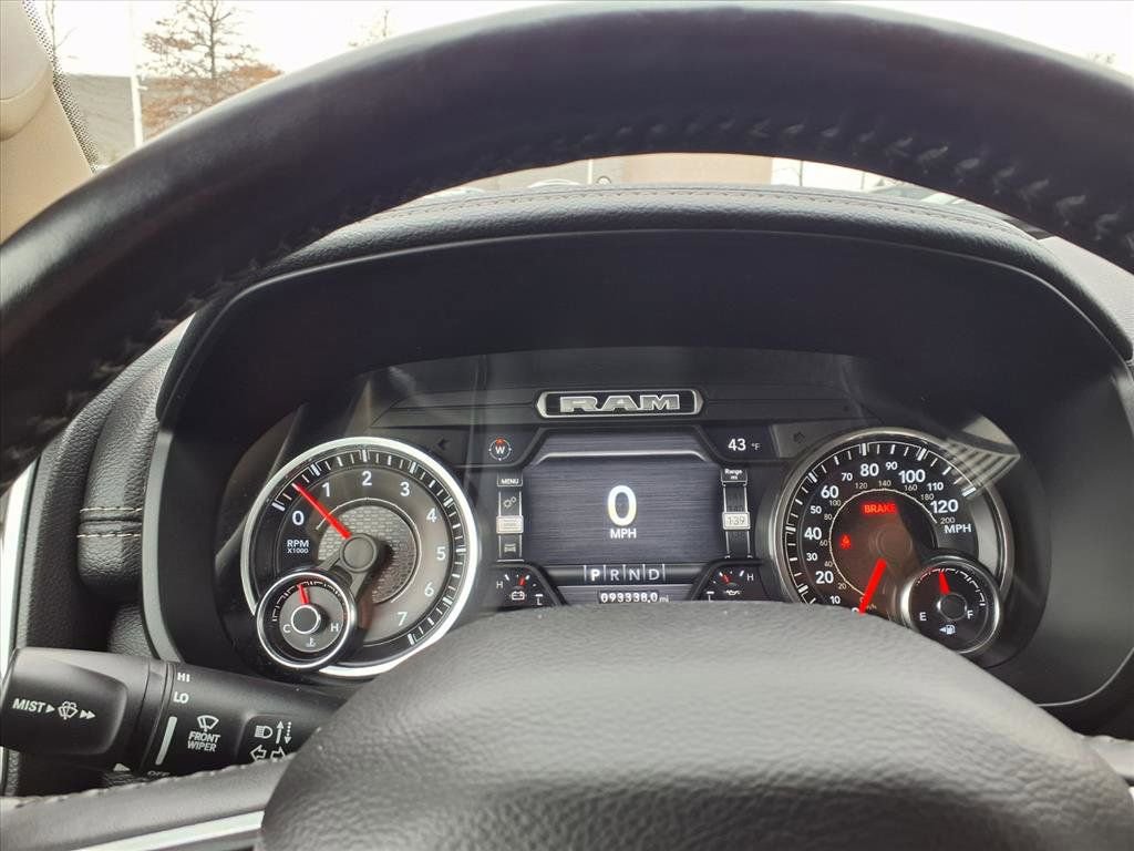 Used 2019 RAM 1500 Laramie image 15