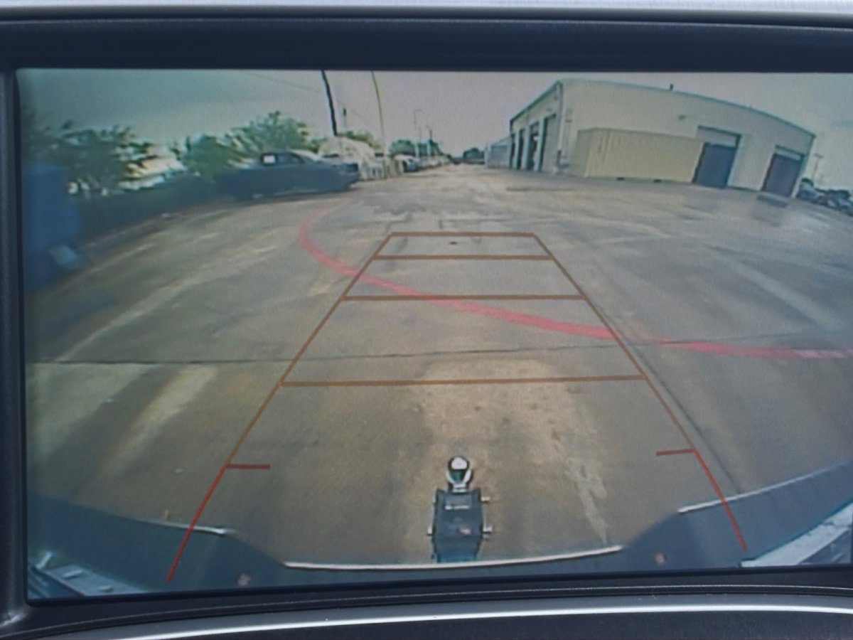 Used 2019 GMC Sierra 2500 SLT w/ Duramax Plus Package AWD/4WD image 9