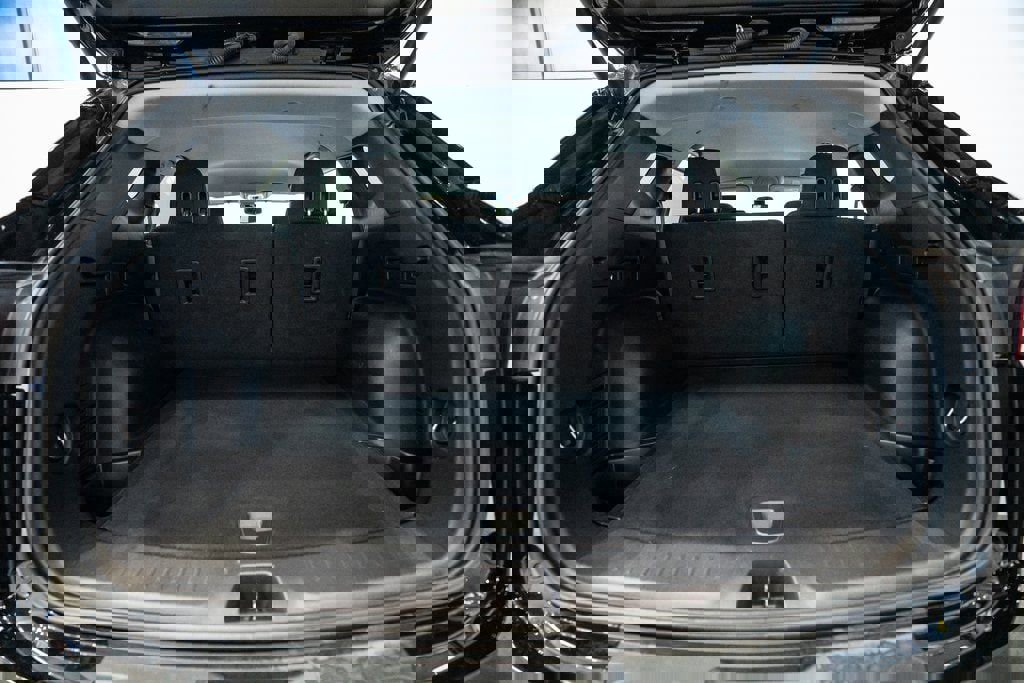 Used 2020 Chevrolet Blazer LT image 38