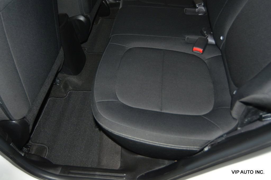 Used 2014 Kia Soul FWD image 24