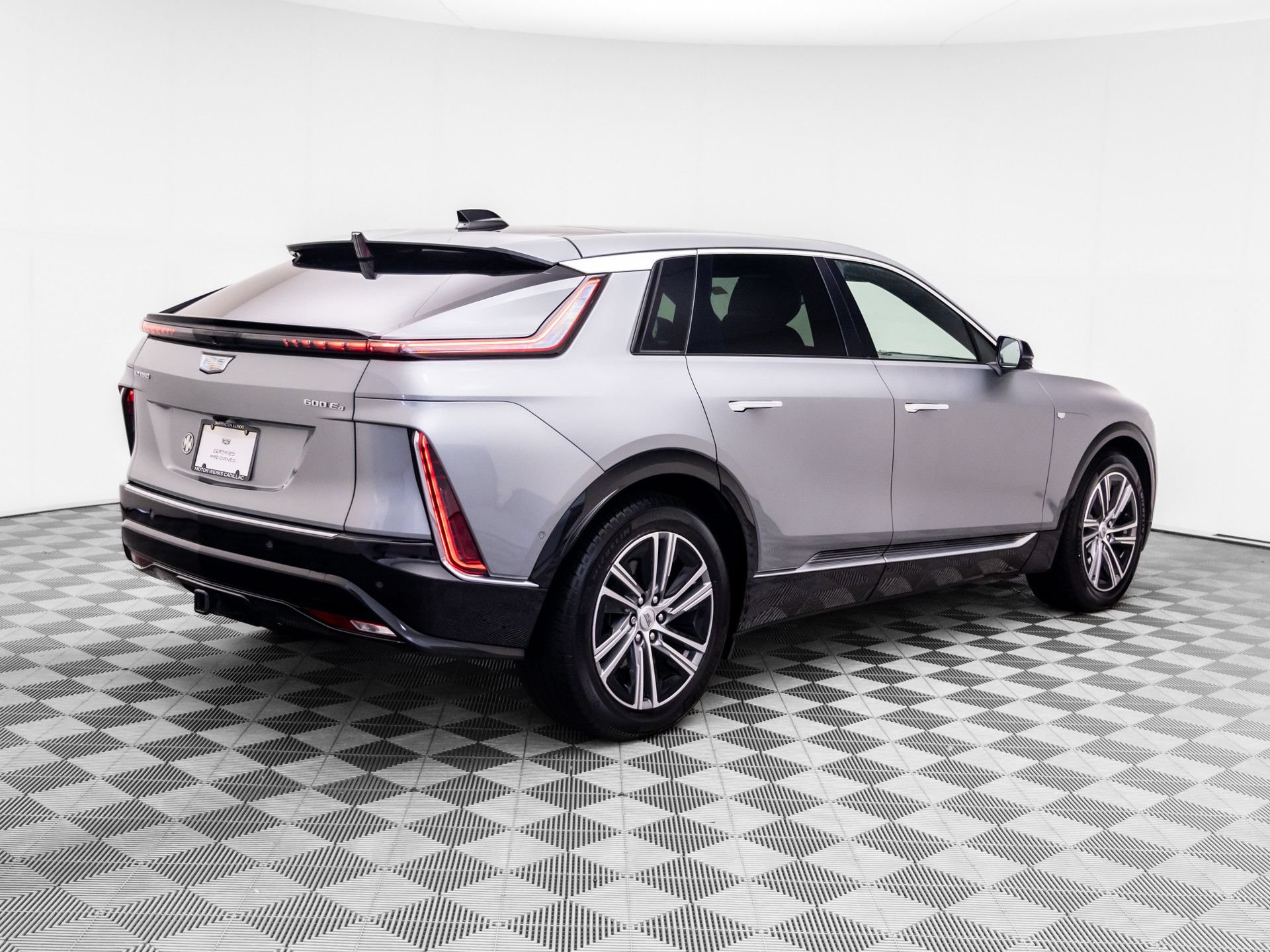 Certified 2024 Cadillac Lyriq Luxury w/ LPO, Floor Liner Package AWD/4WD image 6