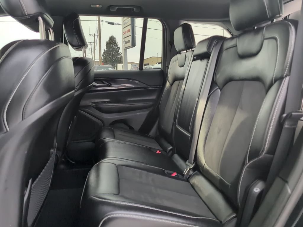 Used 2023 Jeep Grand Cherokee Altitude image 20