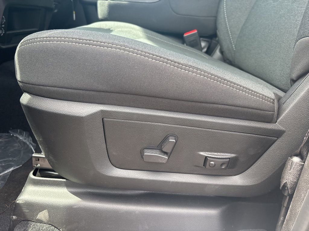 New 2026 RAM 2500 Big Horn AWD/4WD image 16