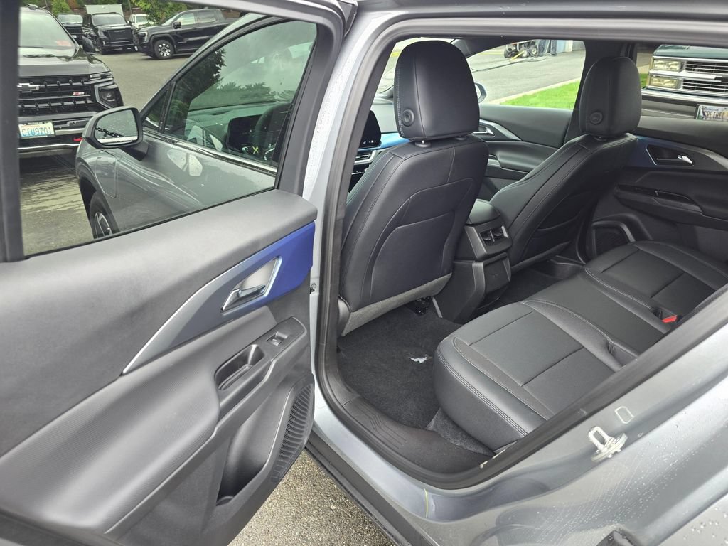 New 2026 Chevrolet Equinox EV LT AWD/4WD image 14