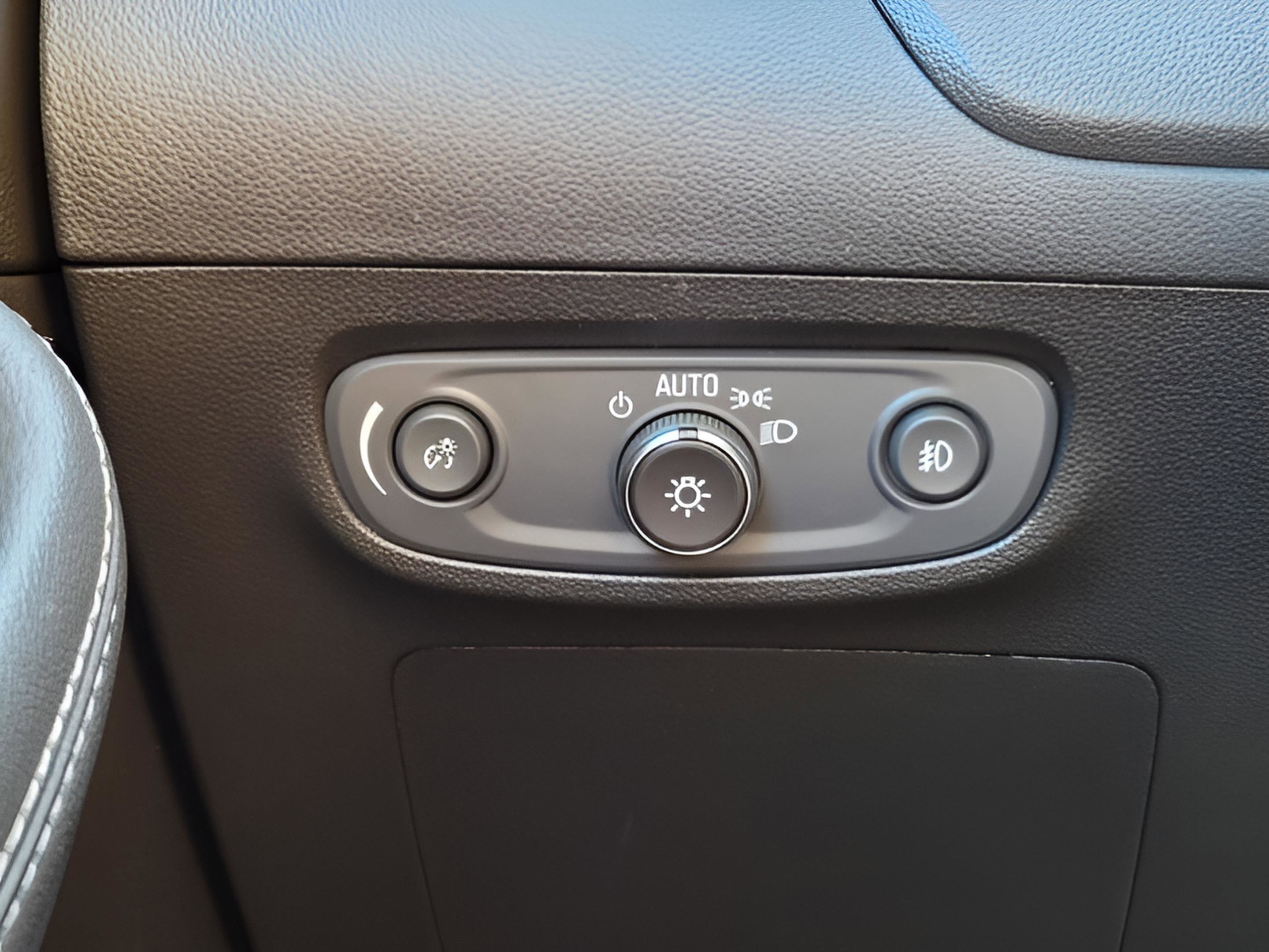 Used 2023 Buick Encore GX Select image 46