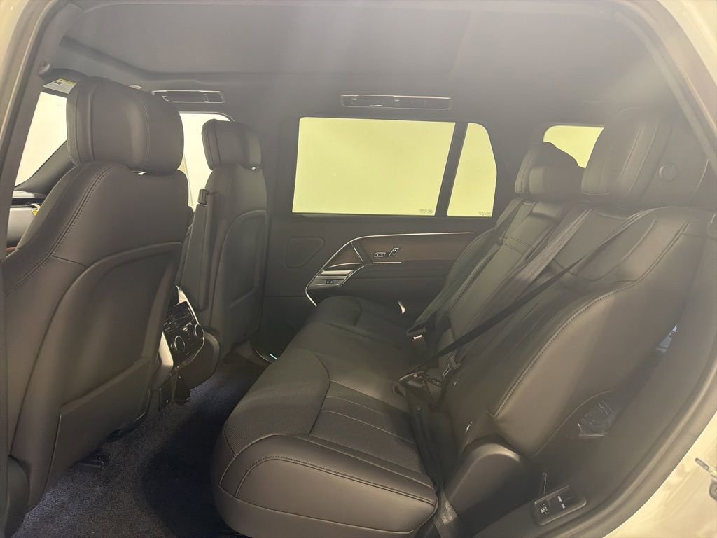 New 2026 Land Rover Range Rover Long Wheelbase SE AWD/4WD image 22