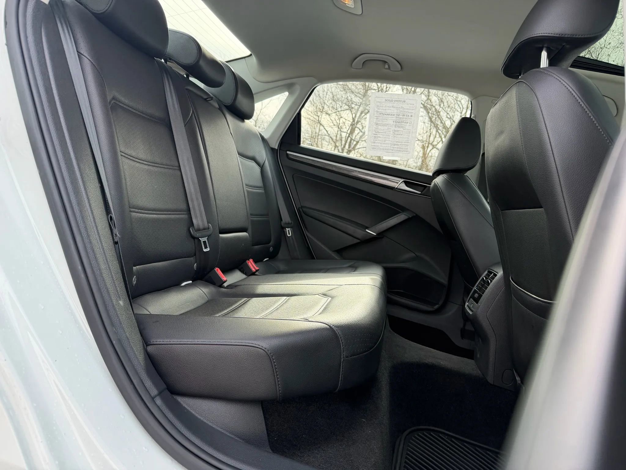 Used 2018 Volkswagen Passat 2.0T SE image 10