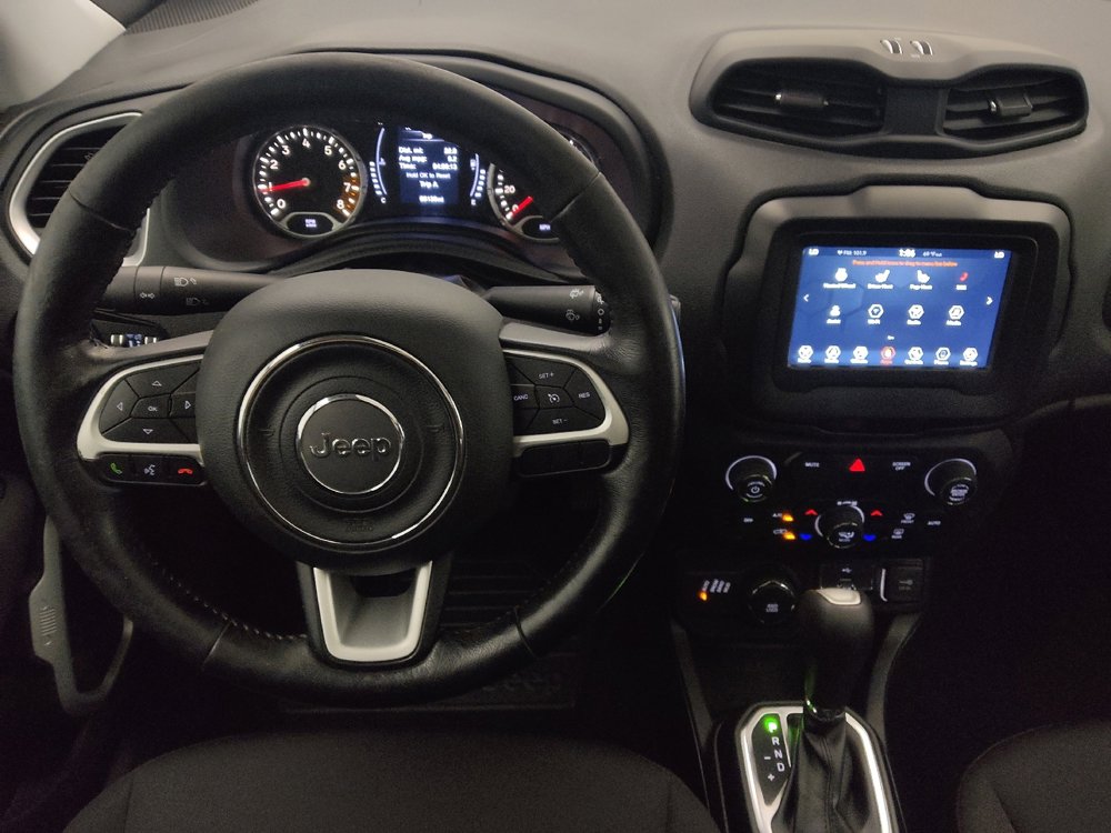 Used 2020 Jeep Renegade Latitude w/ LED Lighting Group image 26