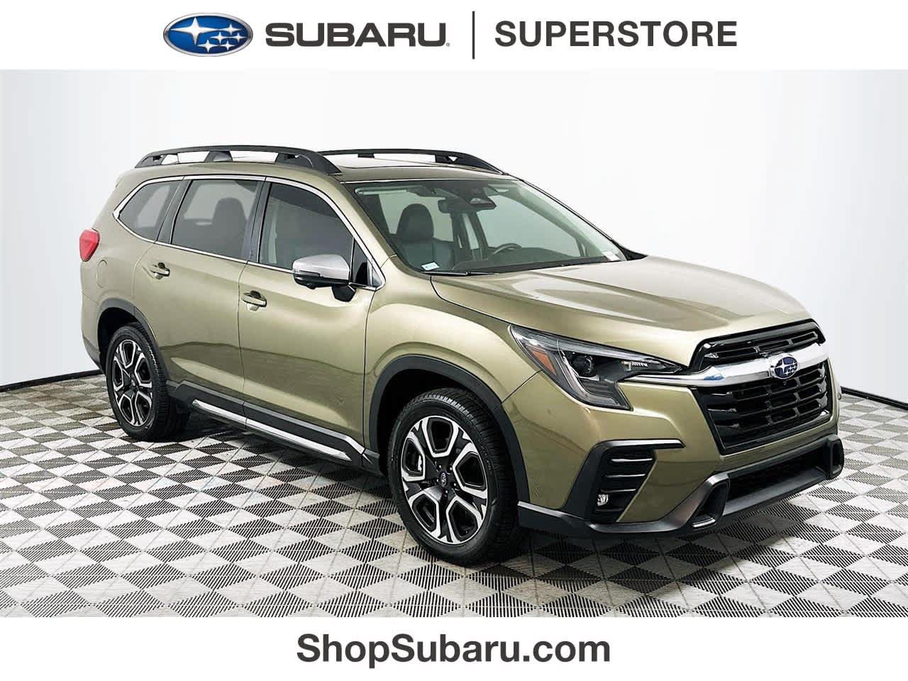 Used 2023 Subaru Ascent Limited w/ Technology Package AWD/4WD image 1