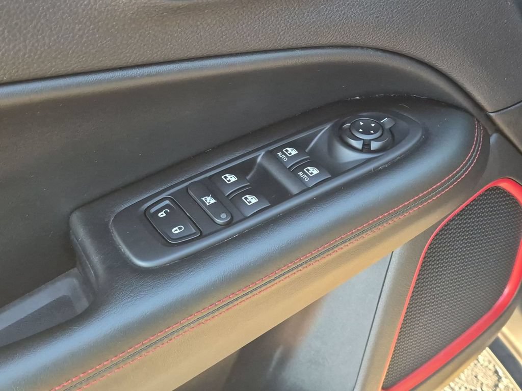 Used 2018 Jeep Compass Trailhawk w/ Cold Weather Group AWD/4WD image 11
