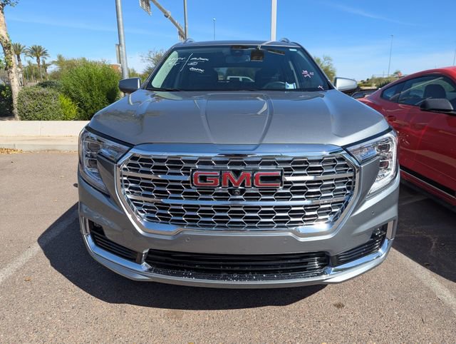 Used 2024 GMC Terrain Denali w/ Denali Premium Package image 2