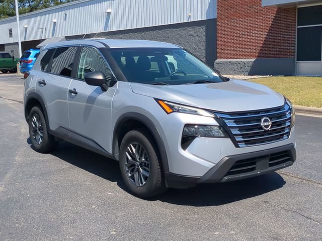 Used 2024 Nissan Rogue S FWD video 1