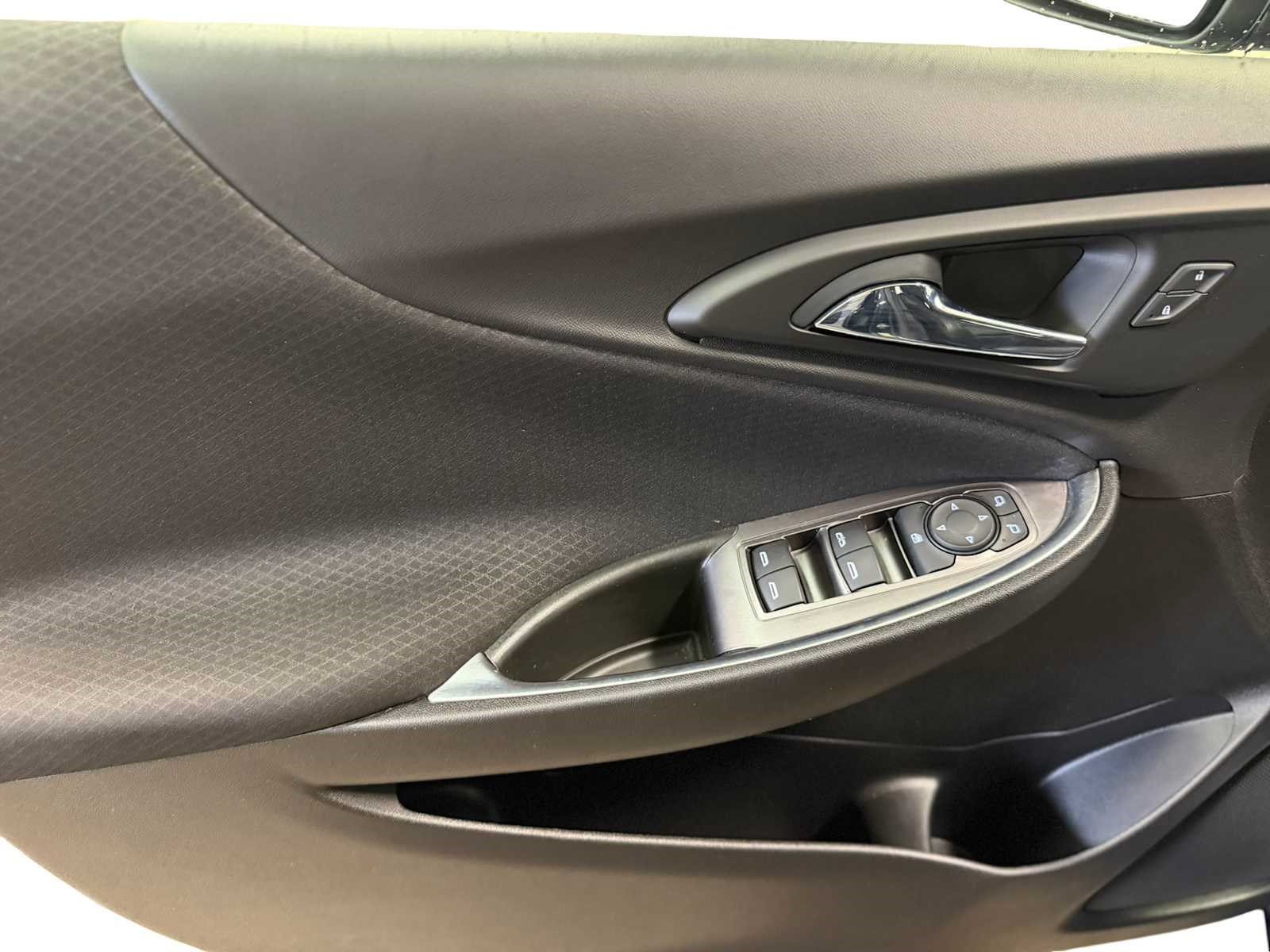 Used 2020 Chevrolet Malibu LT FWD image 19