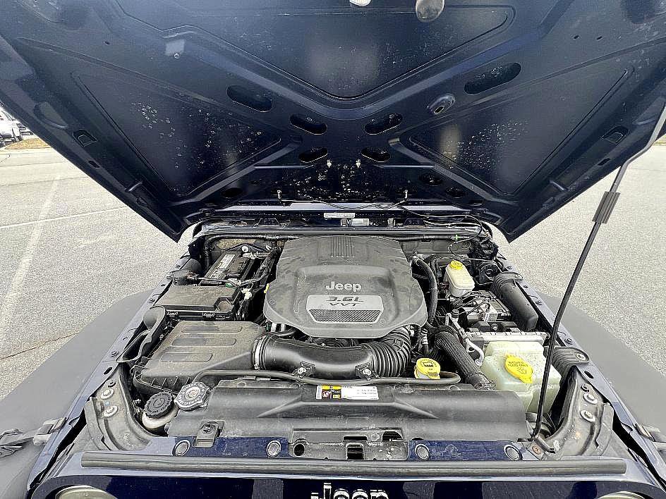 Used 2013 Jeep Wrangler Sport image 9