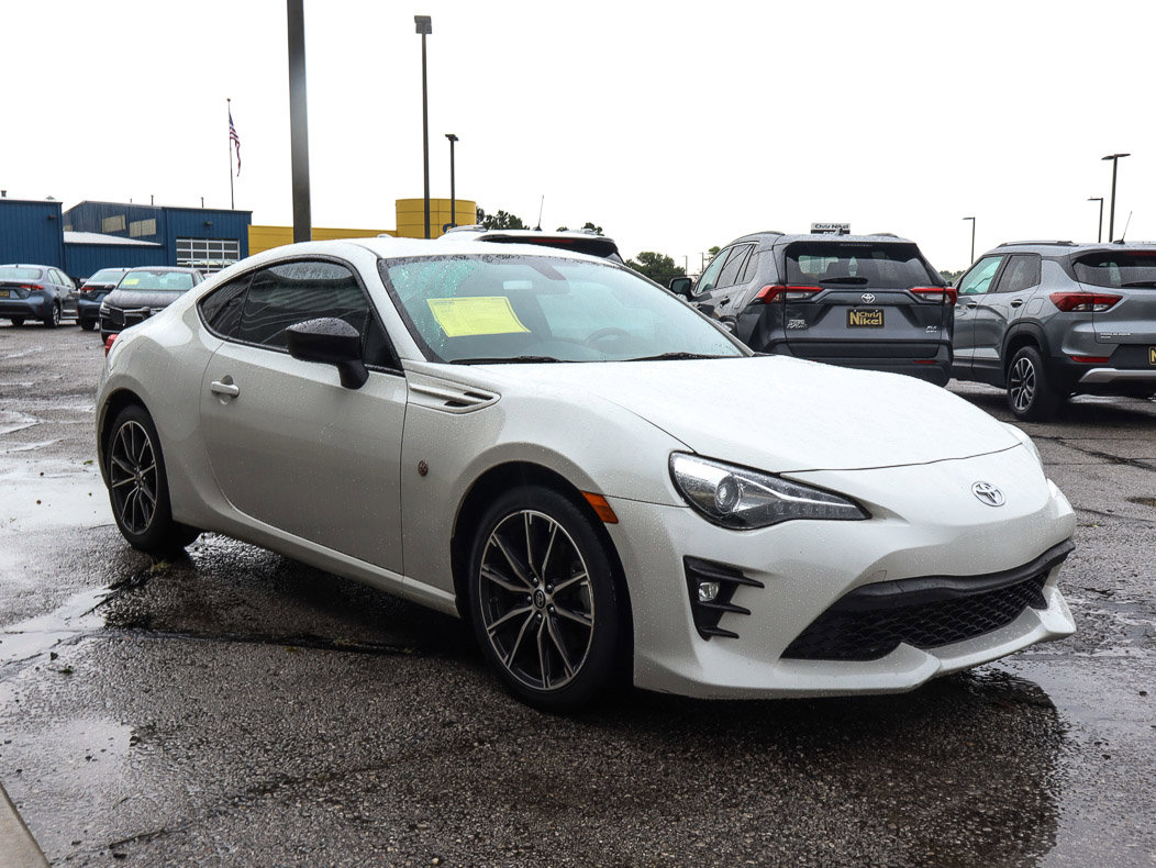 Used 2018 Toyota 86 RWD image 3