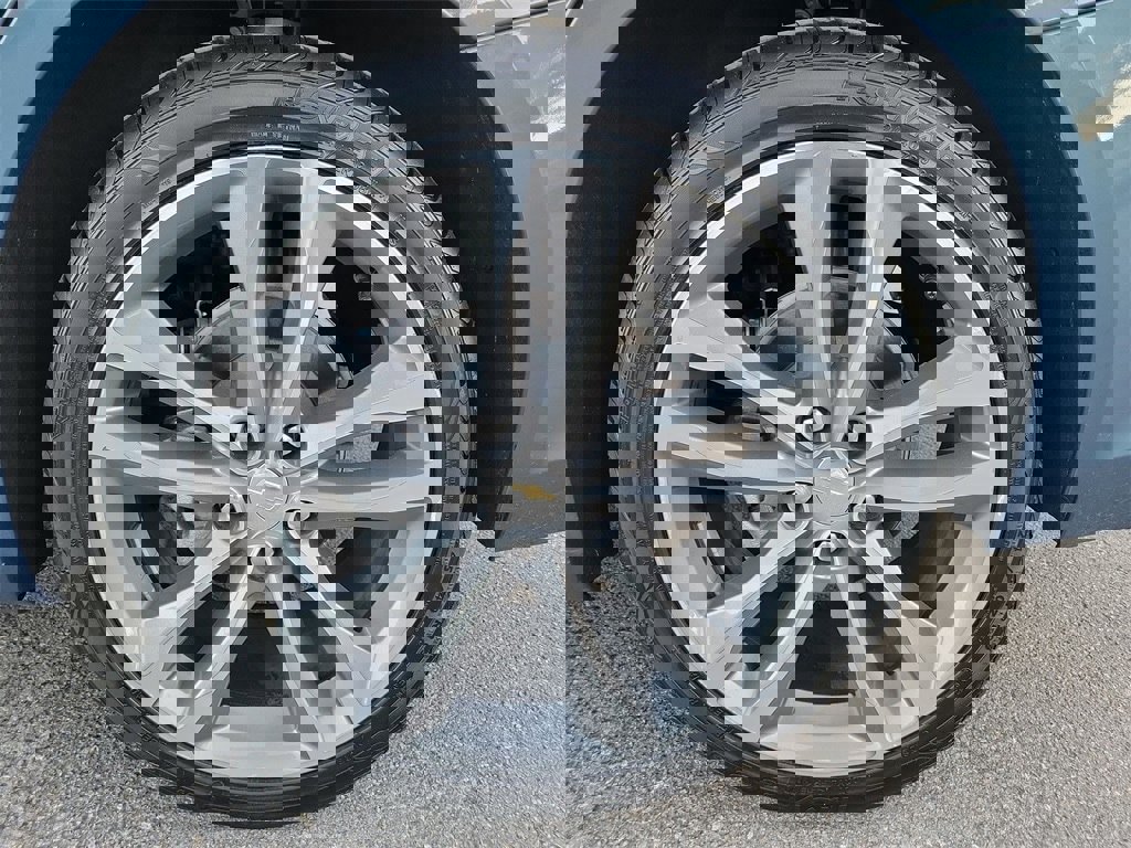 Used 2024 Chevrolet Malibu LT image 11