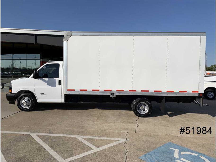 Used 2023 Chevrolet Express 4500 Extended w/ Power Convenience Package RWD image 4