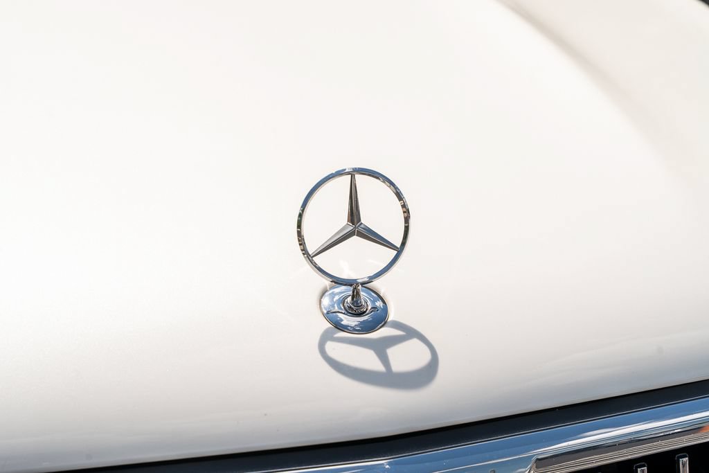 Used 2023 Mercedes-Benz Maybach GLS 600 4MATIC image 6