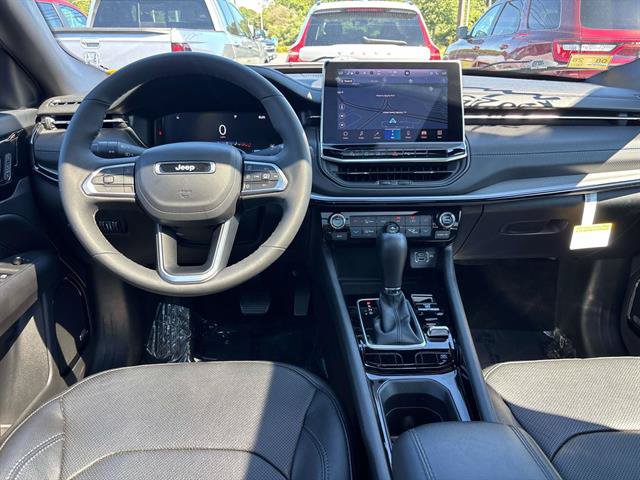 Certified 2025 Jeep Compass Limited w/ Driver Assist Group I AWD/4WD image 14