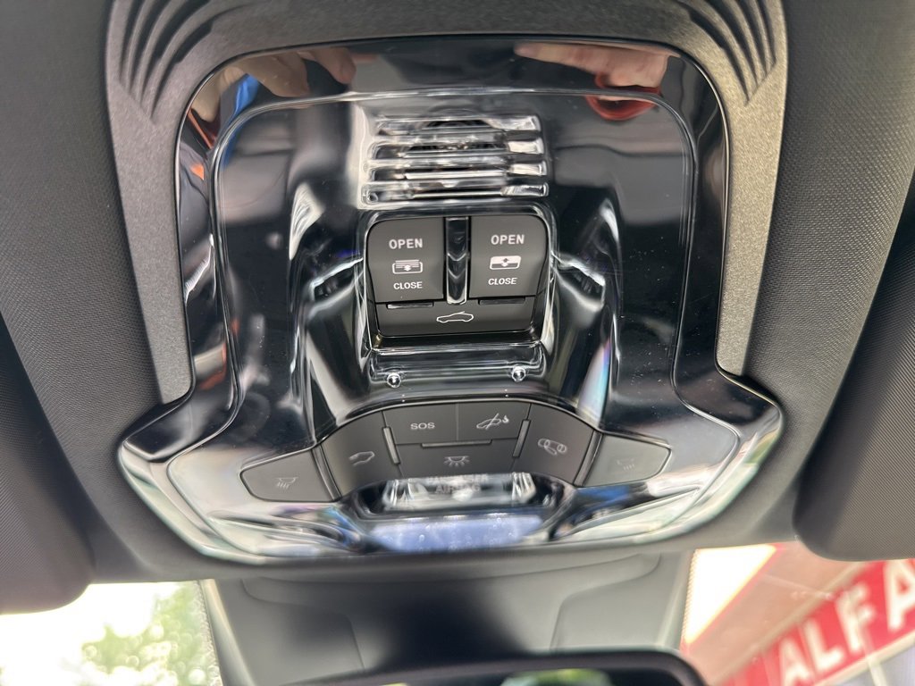 New 2025 Alfa Romeo Stelvio Sprint image 17