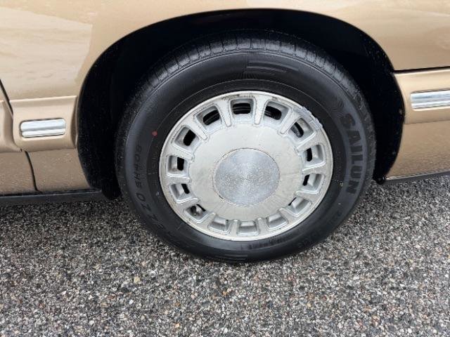 Used 1998 Cadillac De Ville FWD image 15