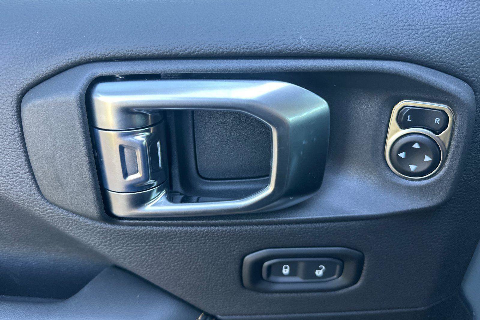 New 2026 Jeep Gladiator Sport image 8