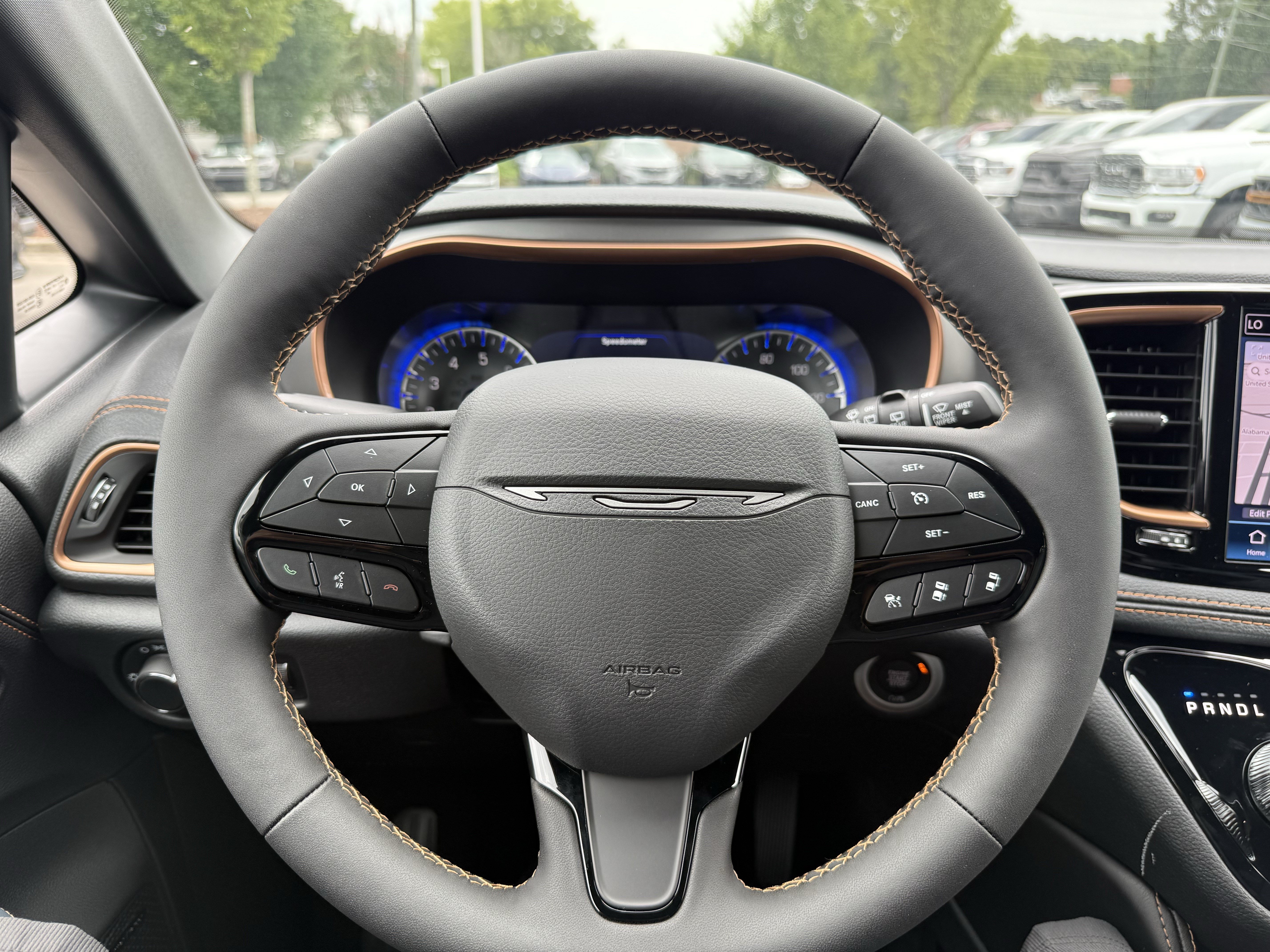 New 2027 Chrysler Pacifica Pinnacle w/ Theater Group FWD image 17