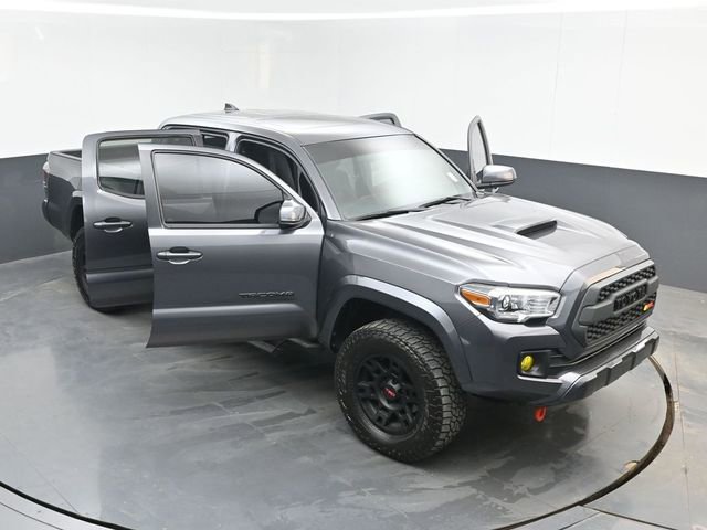 Used 2017 Toyota Tacoma TRD Sport AWD/4WD image 49