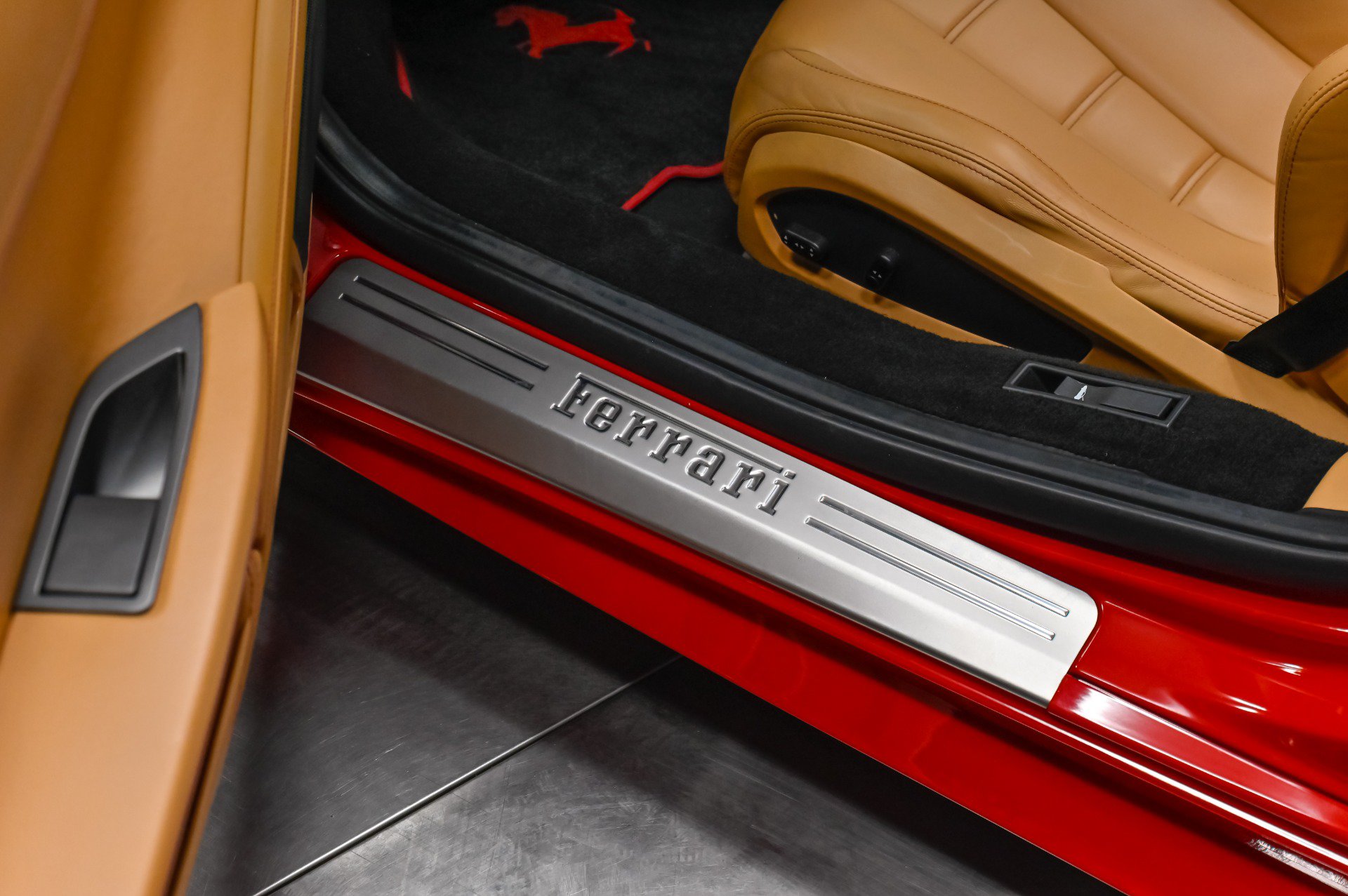 Used 2013 Ferrari 458 Spider RWD image 27