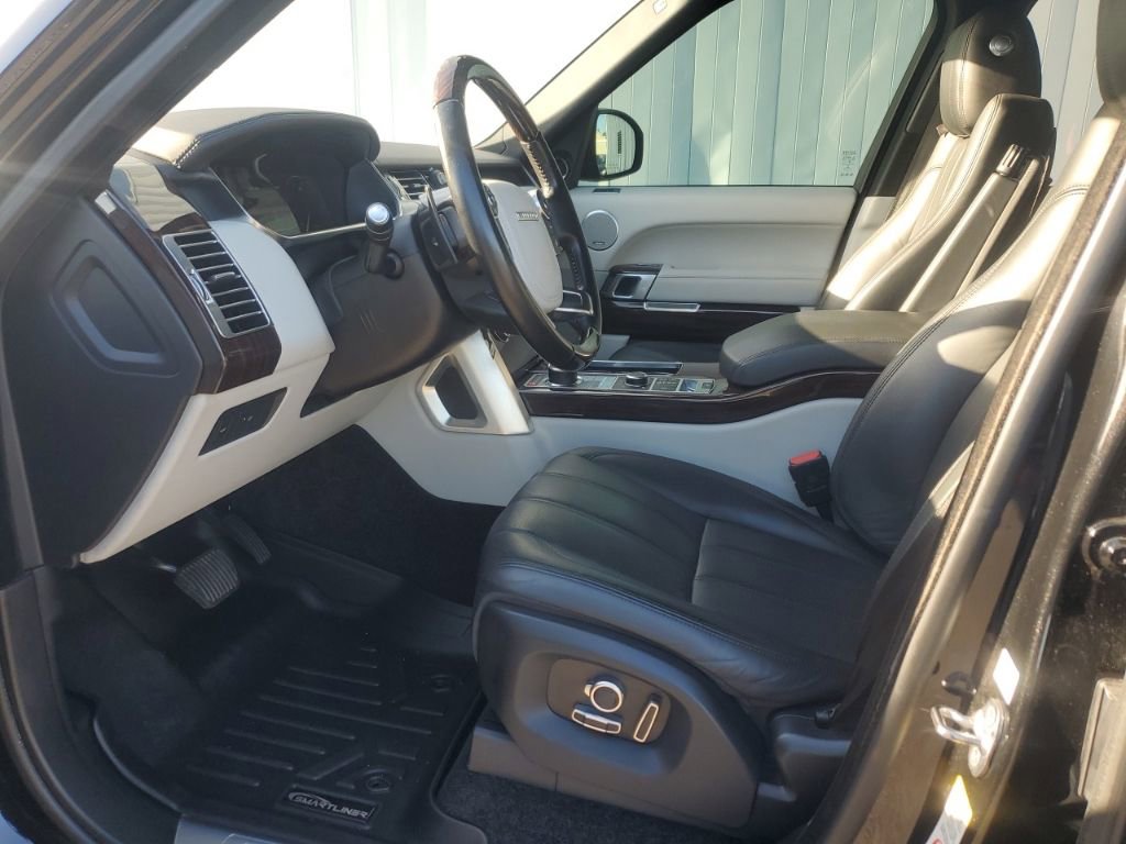 Used 2016 Land Rover Range Rover HSE image 10