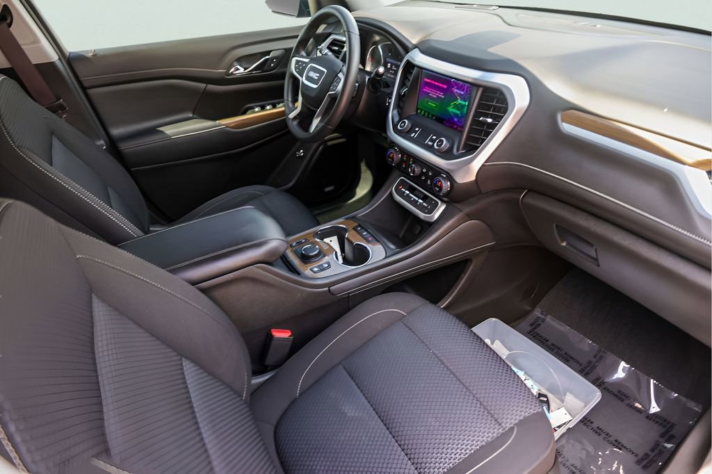 Used 2023 GMC Acadia SLE w/ Driver Convenience Package FWD image 33