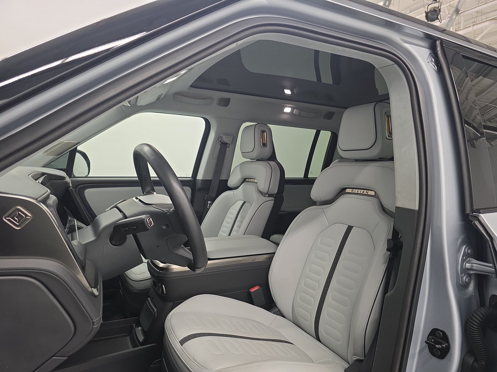 Used 2023 Rivian R1S Launch Edition Quad AWD/4WD image 20