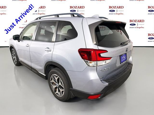 Used 2023 Subaru Forester Premium AWD/4WD image 3