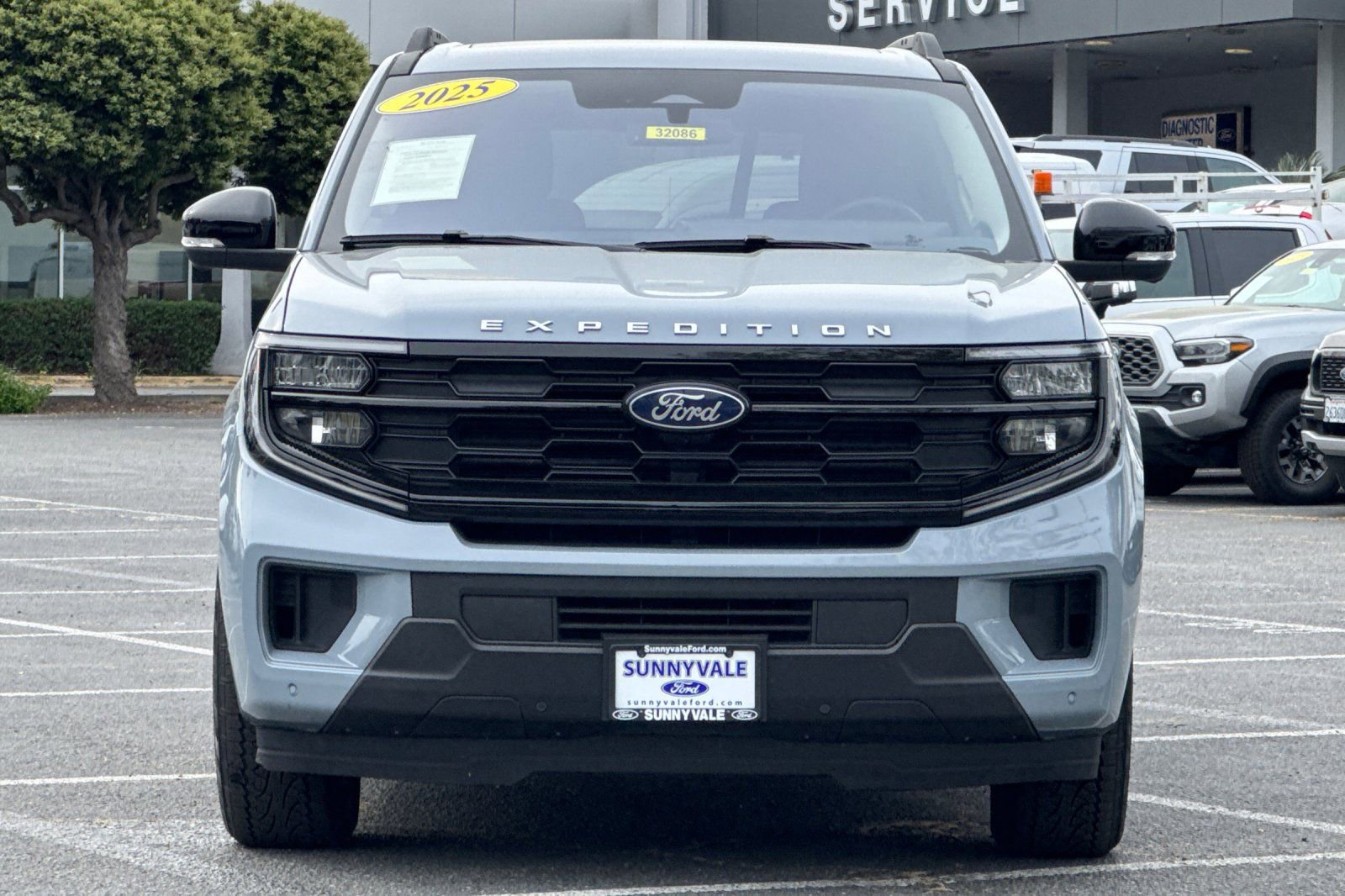 Certified 2025 Ford Expedition Active image 10