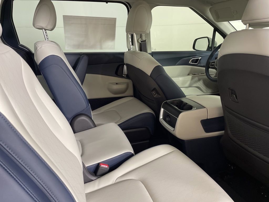 New 2026 Kia Carnival EX image 17