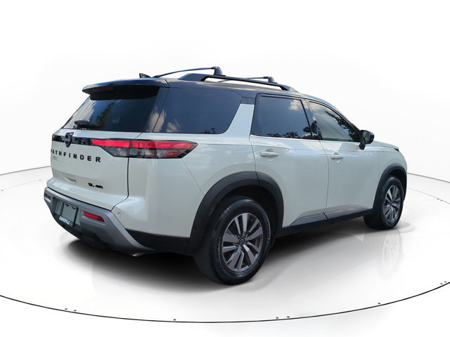 Used 2023 Nissan Pathfinder SL w/ Black Appearance Package image 4