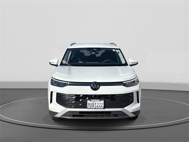 Used 2025 Volkswagen Tiguan S image 2