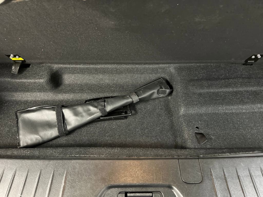 Used 2023 Nissan Armada SL w/ Captain's Chairs Package image 39