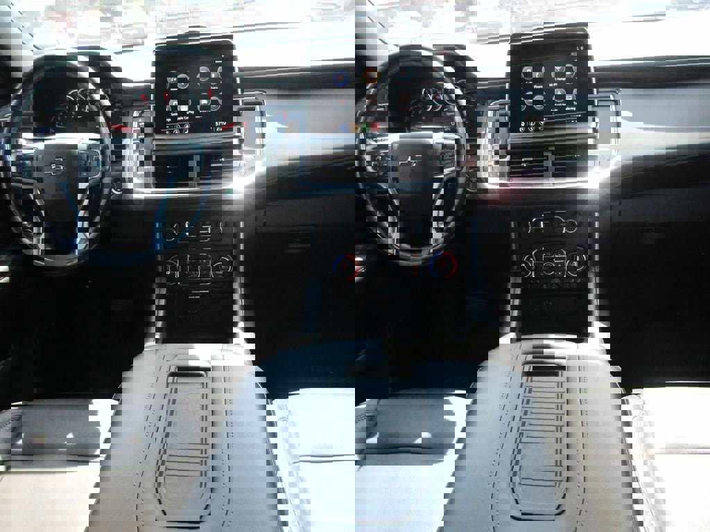 Used 2021 Chevrolet Tahoe Z71 w/ Z71 Signature Package image 17