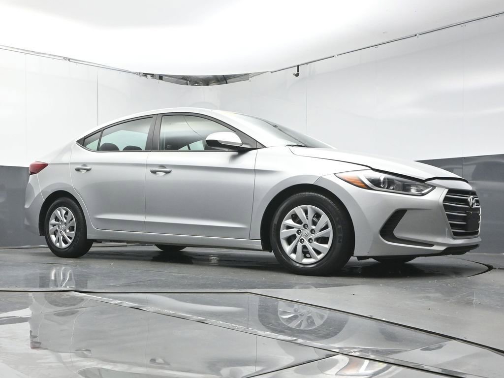 Used 2018 Hyundai Elantra SE w/ Cargo Package image 36