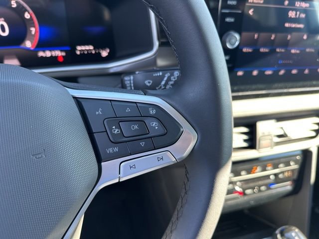 New 2026 Volkswagen Taos SE image 17