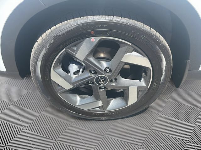 New 2026 Hyundai Venue SEL FWD image 10