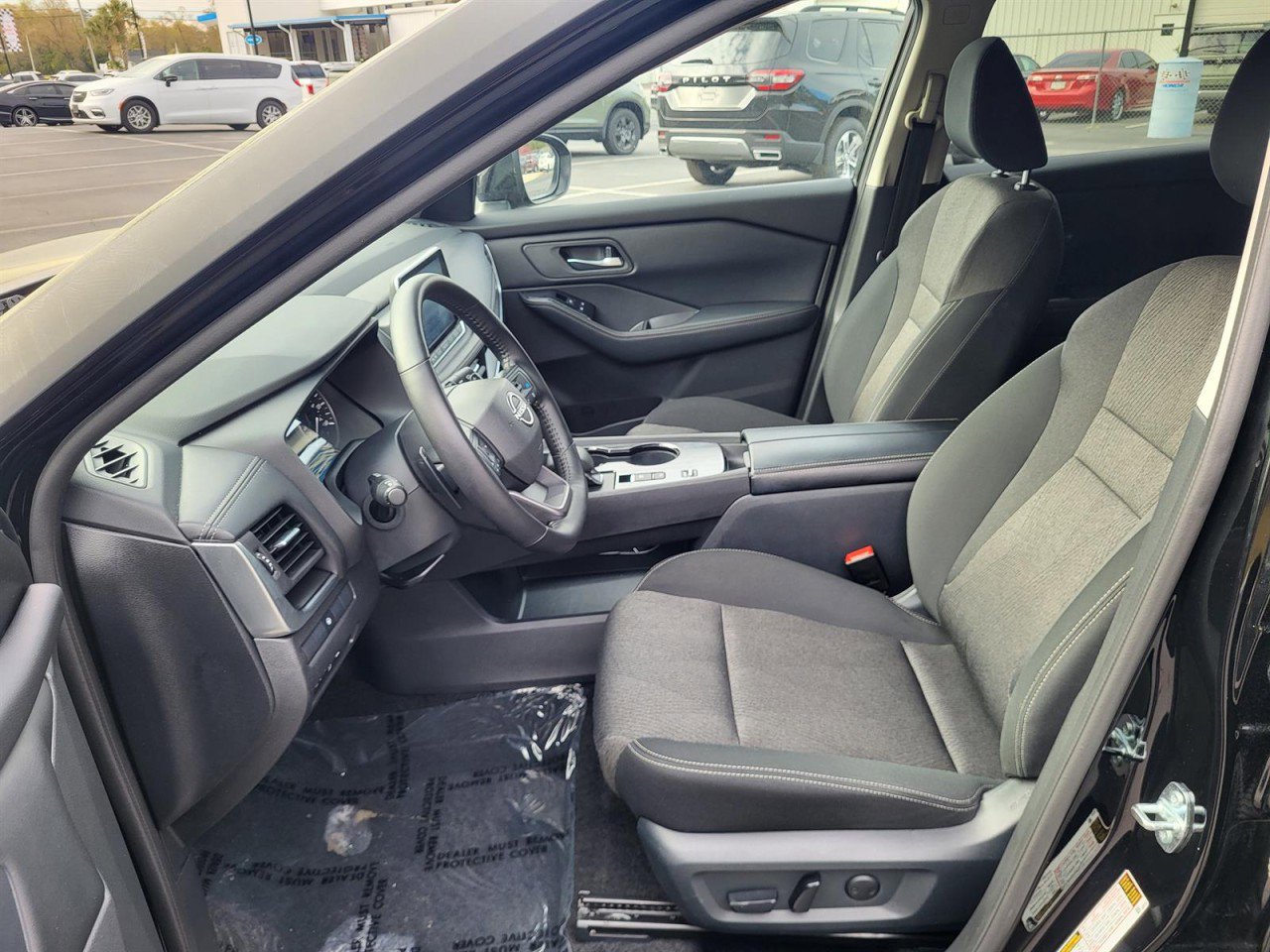 Used 2025 Nissan Rogue SV image 12