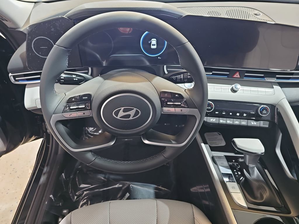 New 2026 Hyundai Elantra Limited image 17