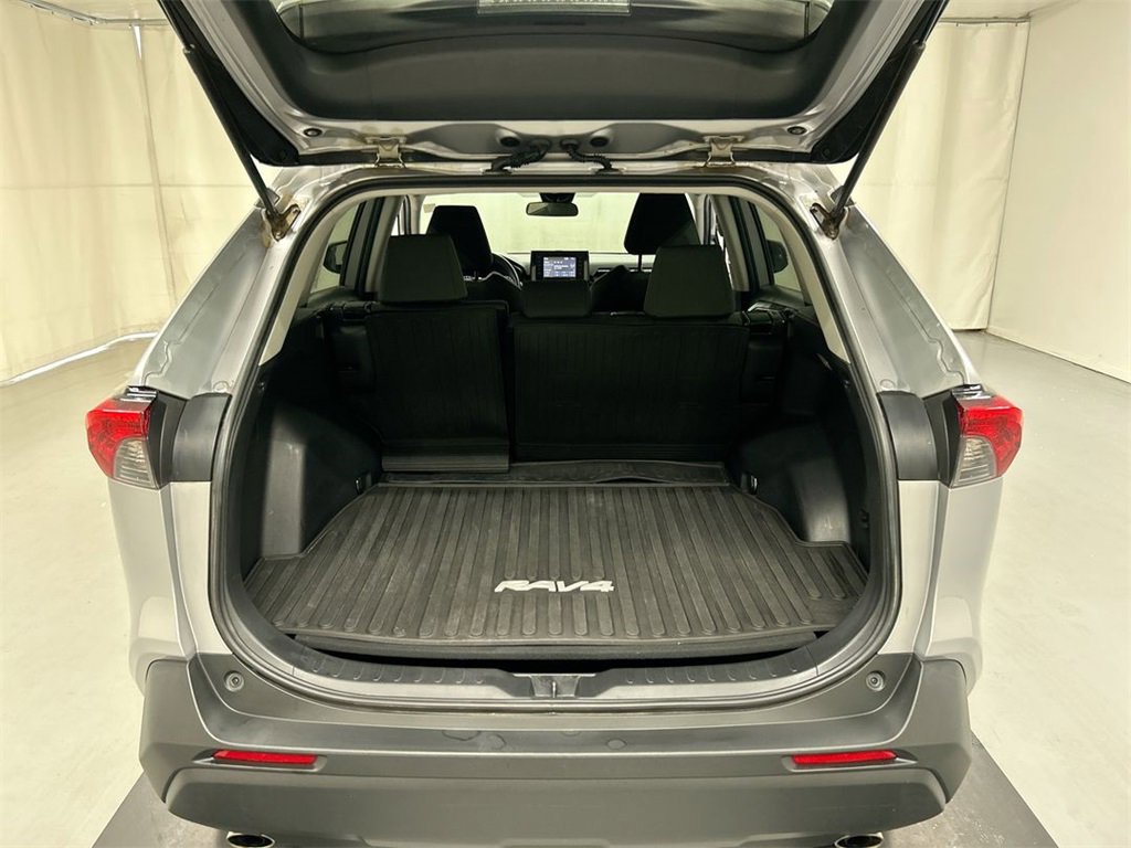 Used 2021 Toyota RAV4 XLE image 21