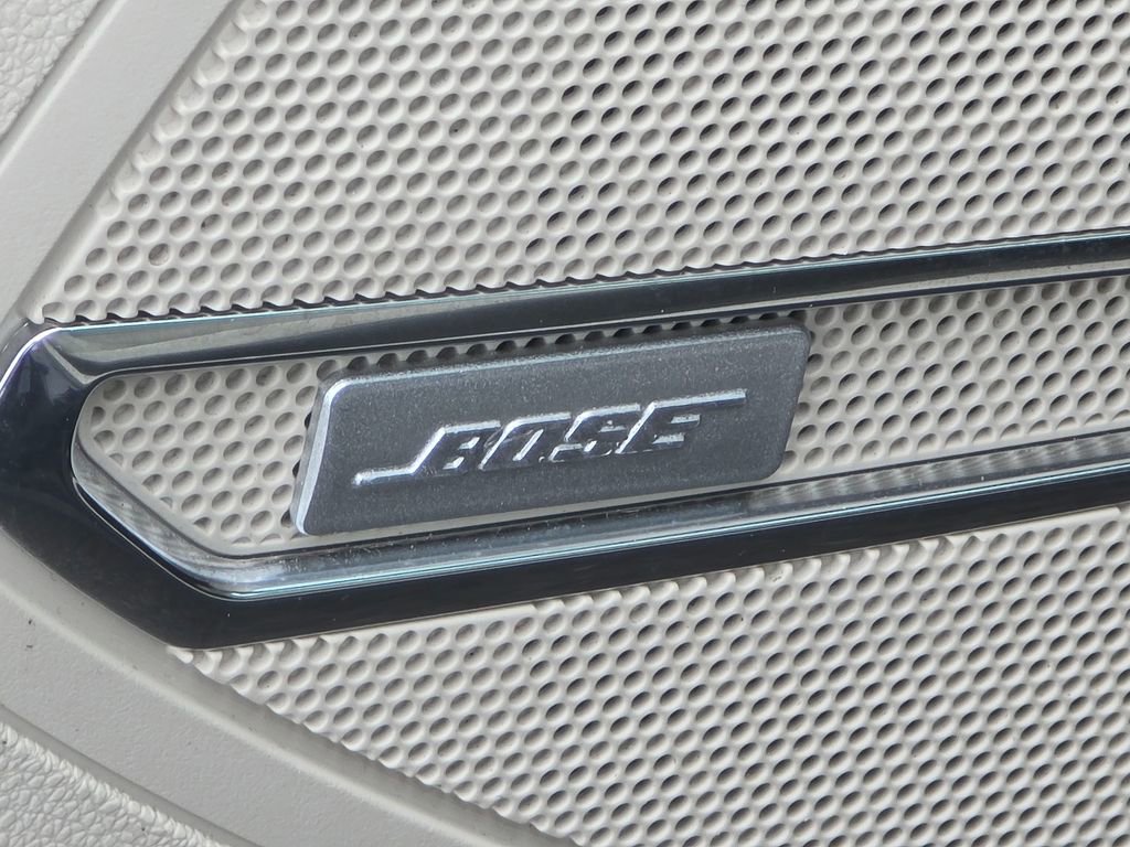 Used 2022 Buick Envision Essence w/ Technology Package I FWD image 28