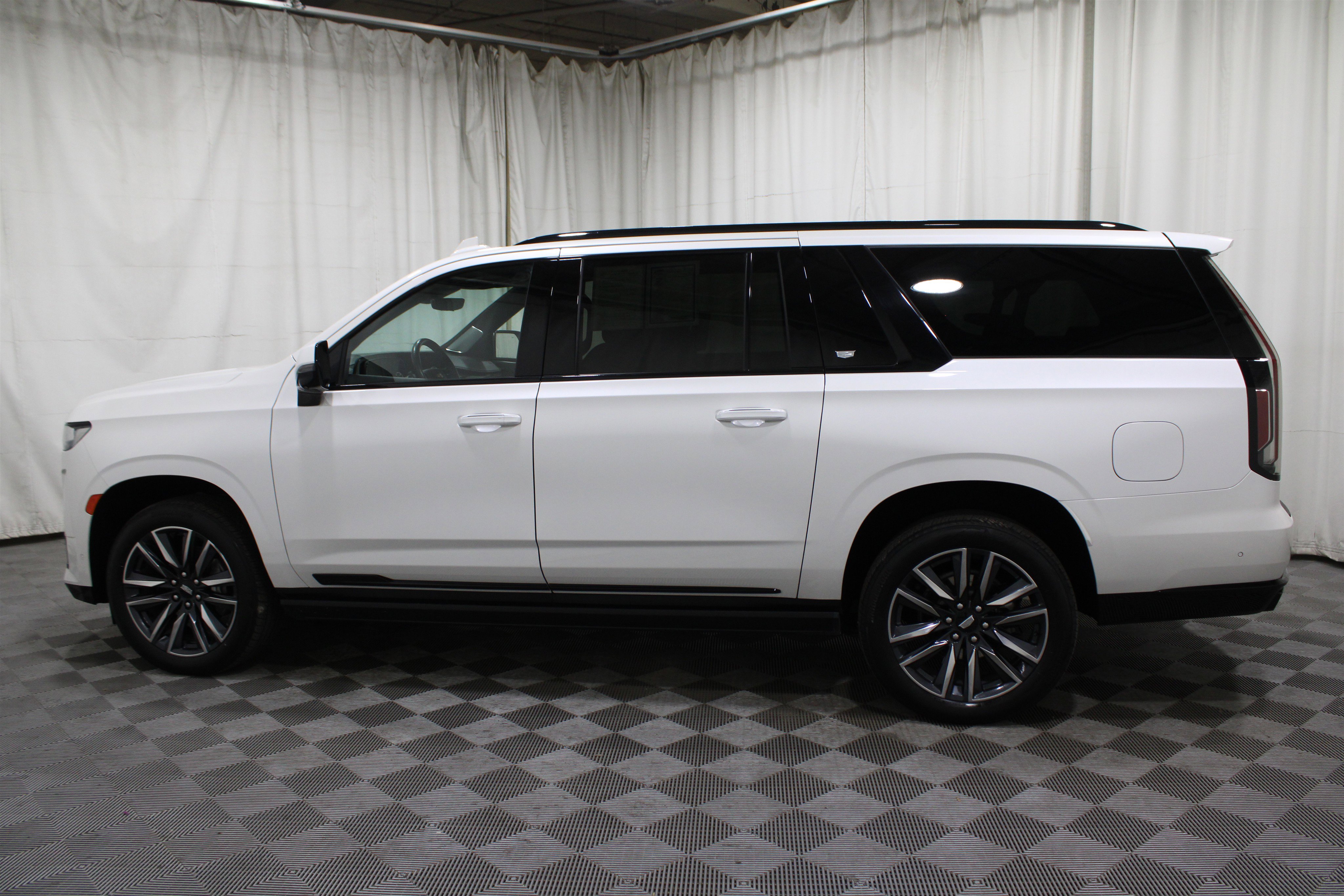 Certified 2024 Cadillac Escalade ESV Sport Platinum image 44