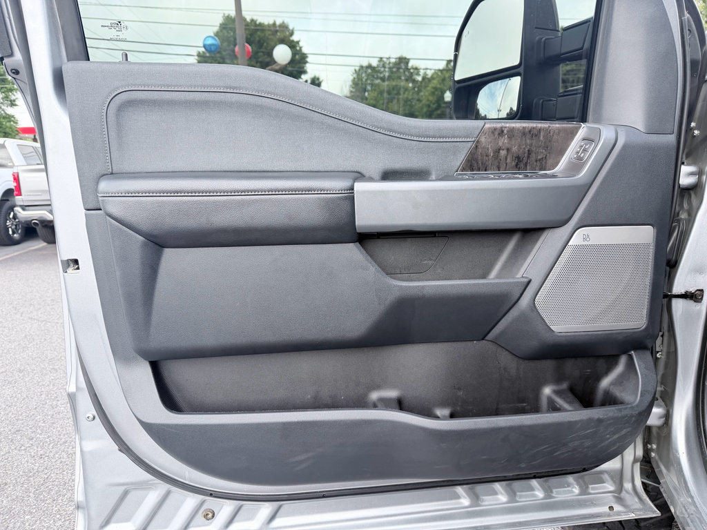 Used 2024 Ford F250 Lariat w/ Black Appearance Package AWD/4WD image 31